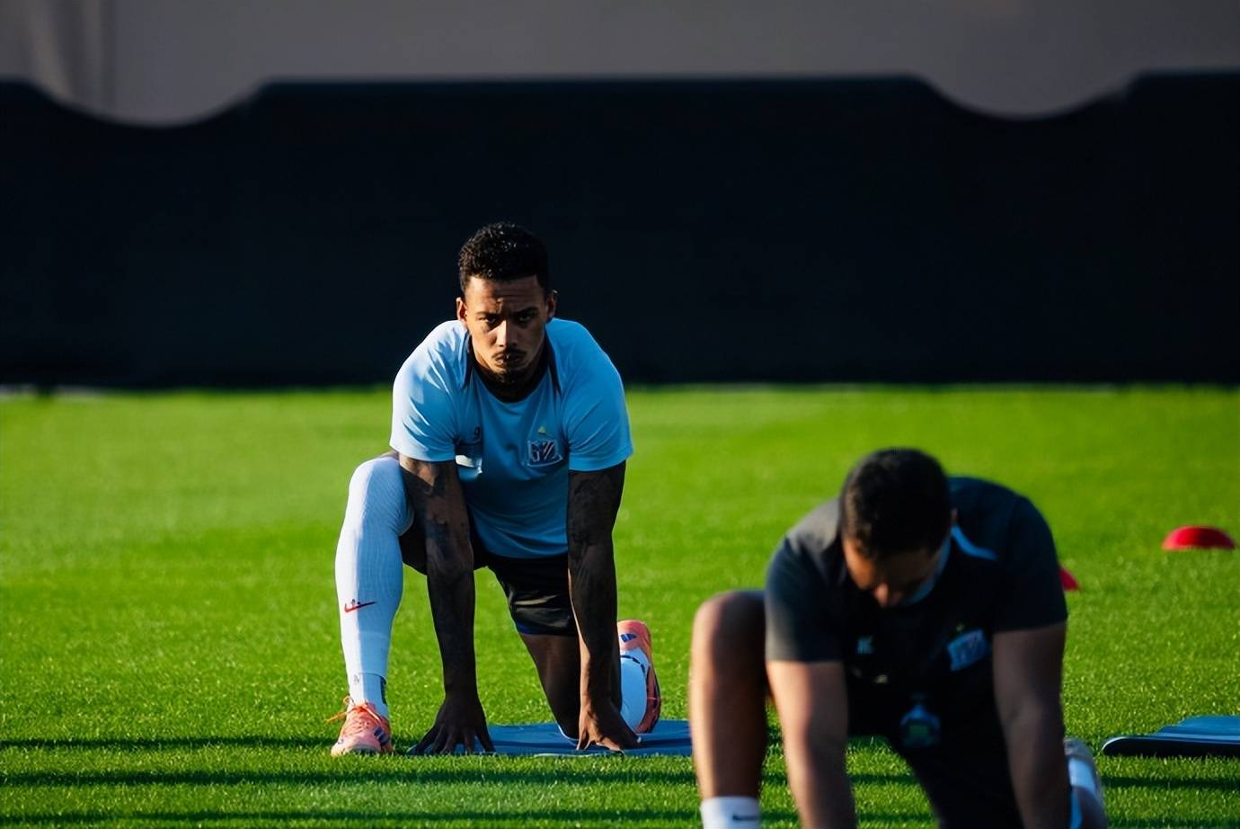 ayx-包含集结日体能课后，马德里竞技复出首秀备战中超，媒体盛赞，资深球员宣示担当的词条