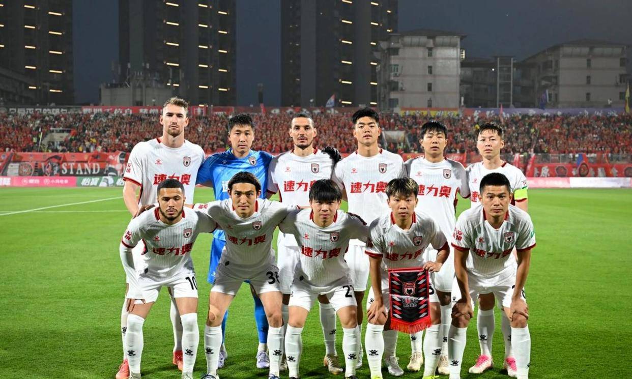 爱游戏娱乐-关于亚冠赛后再迎强敌；布莱顿篮板制胜；主帅态度——管理层满意；年轻球员得到机会的信息